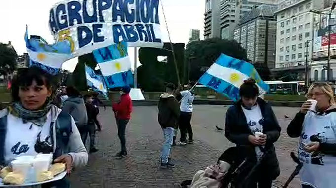 Mate cocido en el obelisco anunciando la ollas populares de este jueves 6 en toda la provincia.
Nuestro Secretario General Roberto Baradel.
#ElHambreNoEspera